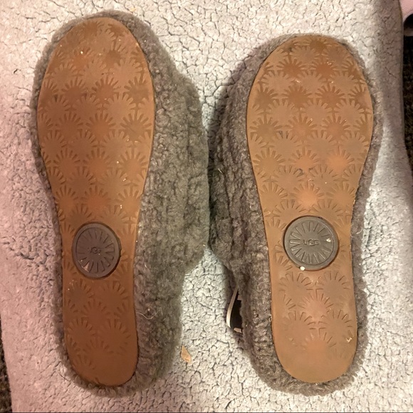 Ugg Fluff Yeah Slides - Picture 4 of 4